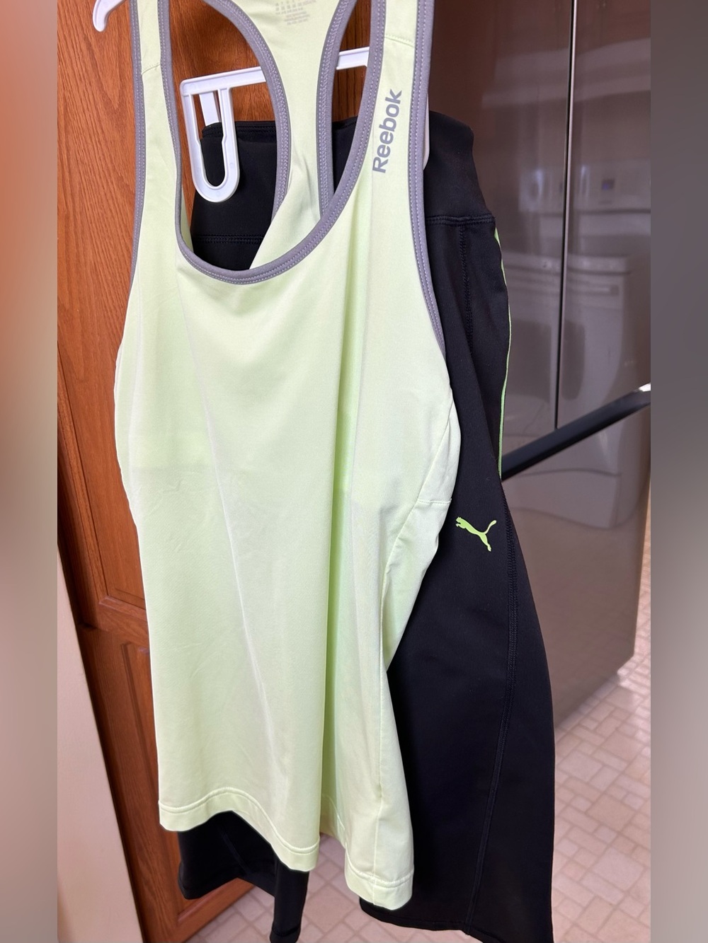 2 Piece Set - Reebok Tank Top & Puma Athletic Capris - Picture 2 of 9